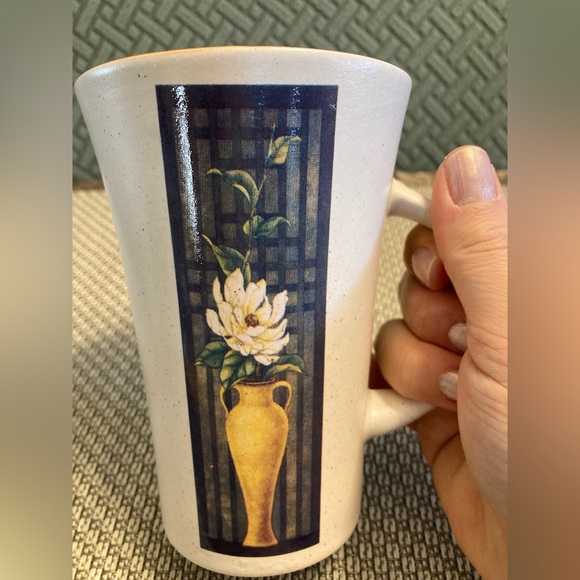 Set of 2 Tall Rustic Tea/Coffee Mugs With Coloured Rims - Picture 2 of 5